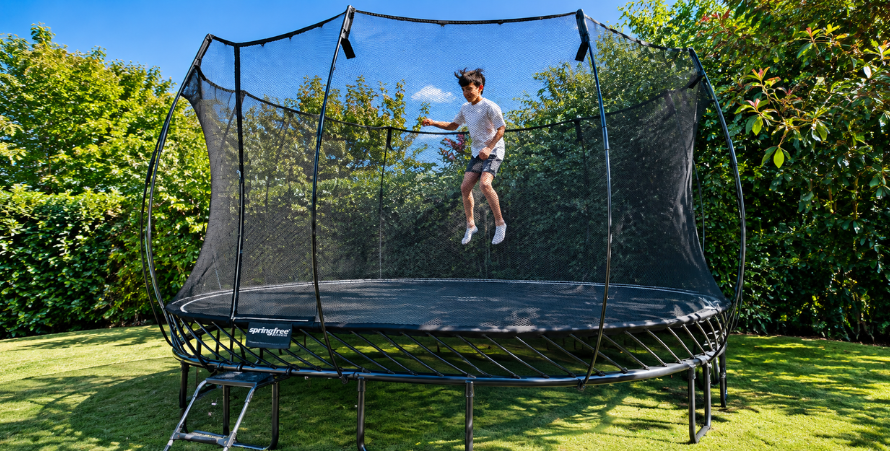 Can Trampoline Jumping Improve Your Running Form: The Forefoot Strike Connection and What Coaches Say